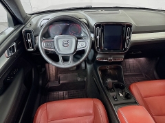 Used 2019  Volvo XC40 4d SUV AWD T5 Momentum at Graham Auto Mall near Mansfield&comma; OH