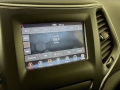 Used 2019  Jeep Cherokee 4d SUV 4WD Latitude Plus 2&period;4L at Graham Auto Mall near Mansfield&comma; OH