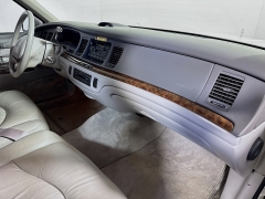 Used 1996  Lincoln Town Car 4d Sedan Signature at Graham Auto Mall near Mansfield, OH