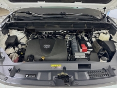 Used 2022  Toyota Highlander XSE AWD at Dutro Auto near Zanesville&comma; OH