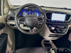 Used 2023  Chrysler Pacifica Touring L FWD at Dutro Auto near Zanesville&comma; OH