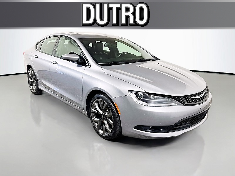 Used 2016  Chrysler 200 4d Sedan S AWD at Dutro Auto near Zanesville&comma; OH
