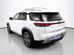 New 2025  Nissan Pathfinder Platinum 4WD at Dutro Auto near Zanesville&comma; OH