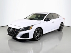 Used 2024  Nissan Altima 2&period;5 SR AWD Sedan at Dutro Auto near Zanesville&comma; OH