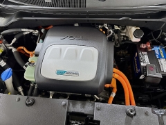 Used 2017  Kia Soul EV 4d Hatchback EV&plus; at Dutro Auto near Zanesville&comma; OH
