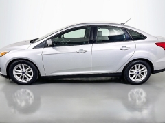 Used 2017  Ford Focus 4d Sedan SE at Graham Auto Mall near Mansfield&comma; OH