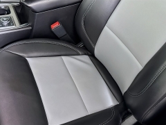 Used 2023  Ford Explorer XLT 4WD at Dutro Auto near Zanesville&comma; OH