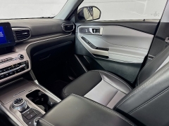 Used 2023  Ford Explorer XLT 4WD at Dutro Auto near Zanesville&comma; OH