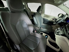 Used 2023  Chrysler Voyager LX FWD at Graham Auto Mall near Mansfield&comma; OH