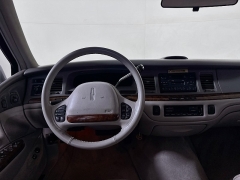 Used 1996  Lincoln Town Car 4d Sedan Signature at Graham Auto Mall near Mansfield, OH