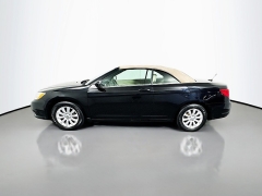 Used 2013  Chrysler 200 2d Convertible Touring at Dutro Auto near Zanesville, OH