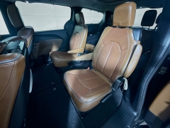 Used 2017  Chrysler Pacifica 4d Wagon Limited at Graham Auto Mall near Mansfield&comma; OH