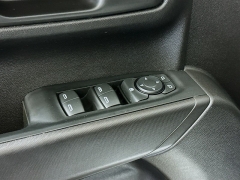 Used 2022  Chevrolet Silverado 1500 4WD Crew Cab 147" Custom at Graham Auto Mall near Mansfield&comma; OH