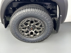 New 2026  Nissan Frontier Crew Cab 4x4 PRO-4X w&sol;R Package at Dutro Auto near Zanesville&comma; OH