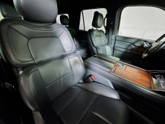 Used 2024  Lincoln Navigator Premiere 4x4 at Graham Auto Mall near Mansfield&comma; OH