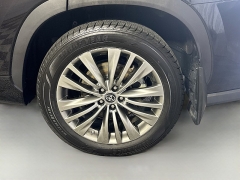 Used 2021  Toyota Highlander Hybrid Platinum AWD at Dutro Auto near Zanesville, OH