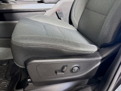 Used 2022  Ram 1500 4WD Big Horn Crew Cab 5'7" Box Lvl 2 at Graham Auto Mall near Mansfield&comma; OH