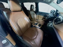 Used 2017  Chrysler Pacifica 4d Wagon Limited at Graham Auto Mall near Mansfield&comma; OH