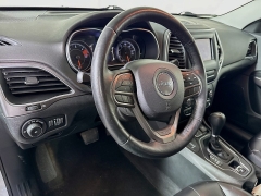 Used 2019  Jeep Cherokee 4d SUV 4WD Latitude Plus 2&period;4L at Graham Auto Mall near Mansfield&comma; OH