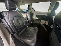 Used 2022  Chrysler Pacifica Touring L FWD at Graham Auto Mall near Mansfield&comma; OH