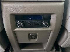Used 2019  Chevrolet Traverse 4d SUV FWD LT Cloth w&sol;1LT at Graham Auto Mall near Mansfield&comma; OH