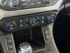 Used 2019  GMC Acadia 4d SUV AWD SLT-1 at Dutro Auto near Zanesville&comma; OH