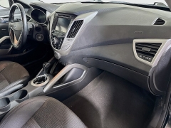 Used 2015  Hyundai Veloster 3d Coupe Auto at Graham Auto Mall near Mansfield&comma; OH