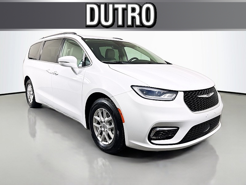 Used 2021  Chrysler Pacifica Touring L FWD at Dutro Auto near Zanesville, OH