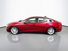 Used 2017  Chevrolet Malibu 4d Sedan LT at Graham Auto Mall near Mansfield&comma; OH