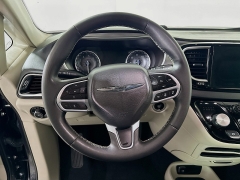 Used 2023  Chrysler Pacifica Touring L FWD at Dutro Auto near Zanesville&comma; OH