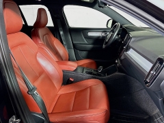 Used 2019  Volvo XC40 4d SUV AWD T5 Momentum at Graham Auto Mall near Mansfield&comma; OH