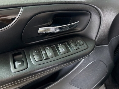 Used 2017  Dodge Grand Caravan 4d Wagon SE at Graham Auto Mall near Mansfield, OH