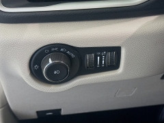 Used 2022  Chrysler Pacifica Touring L FWD at Graham Auto Mall near Mansfield&comma; OH