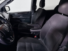 Used 2017  Dodge Grand Caravan 4d Wagon SE at Graham Auto Mall near Mansfield, OH