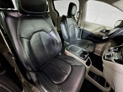 Used 2023  Chrysler Pacifica Touring L FWD at Dutro Auto near Zanesville&comma; OH