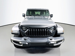 Used 2018  Jeep Wrangler Unlimited 4d SUV 4WD Sahara at Dutro Auto near Zanesville, OH