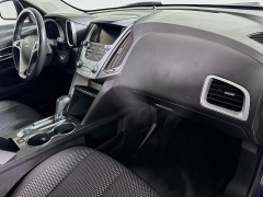 Used 2017  Chevrolet Equinox 4d SUV FWD LT at Graham Auto Mall near Mansfield&comma; OH