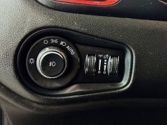 Used 2021  Jeep Renegade Trailhawk 4x4 at Dutro Auto near Zanesville&comma; OH