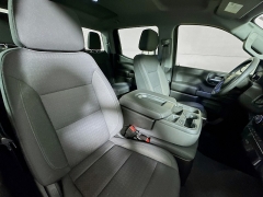 Used 2022  Chevrolet Silverado 1500 4WD Crew Cab 147" Custom at Graham Auto Mall near Mansfield&comma; OH