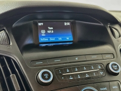 Used 2018  Ford Focus 4d Hatchback SE at Graham Auto Mall near Mansfield&comma; OH