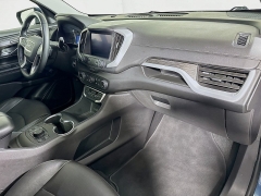 Used 2024  GMC Terrain AWD 4dr SLT at Graham Auto Mall near Mansfield&comma; OH