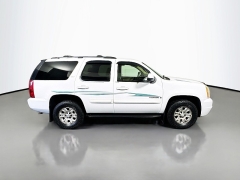 Used 2007  GMC Yukon 4d SUV 4WD SLT-1 at Graham Auto Mall near Mansfield, OH