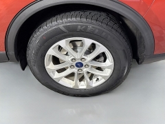 Used 2020  Ford Escape 4d SUV AWD SE at Dutro Auto near Zanesville&comma; OH