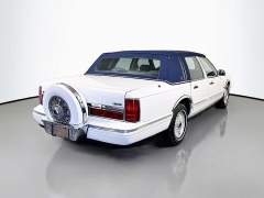 Used 1996  Lincoln Town Car 4d Sedan Signature at Graham Auto Mall near Mansfield, OH