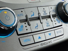 Used 2017  Chevrolet Equinox 4d SUV FWD LT at Graham Auto Mall near Mansfield&comma; OH