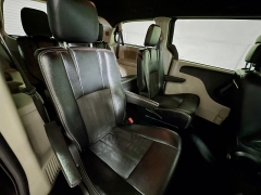 Used 2019  Dodge Grand Caravan 4d Wagon SXT at Graham Auto Mall near Mansfield&comma; OH