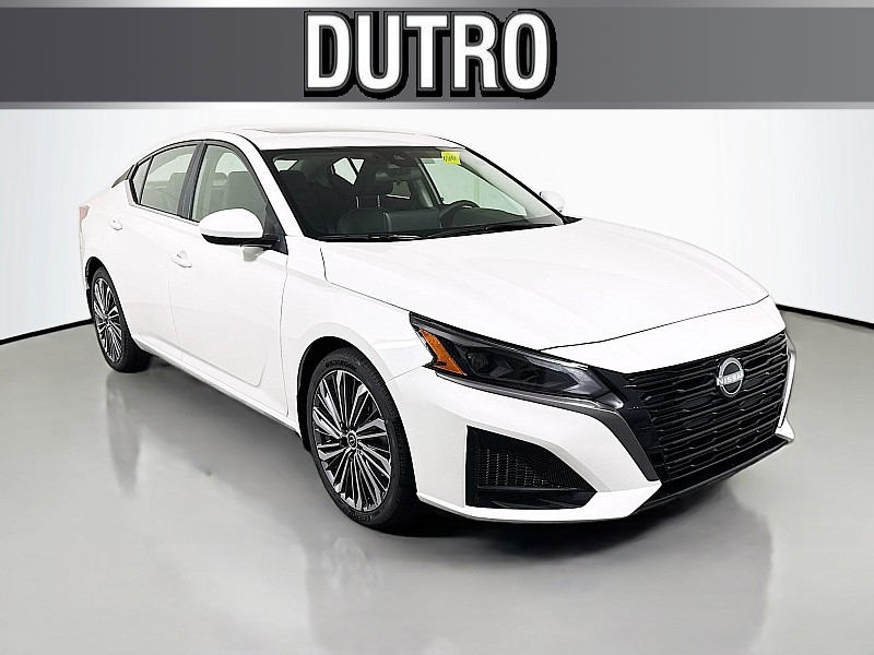 PRL WHT TRICOAT 2026 Nissan Altima 2.5 SV FWD Sedan Front-Wheel Drive Continuously Variable Transmission