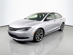 Used 2016  Chrysler 200 4d Sedan S AWD at Dutro Auto near Zanesville&comma; OH