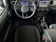 Used 2021  Jeep Gladiator 80th Anniversary 4x4 at Graham Auto Mall near Mansfield, OH