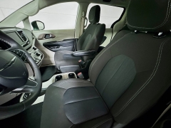 Used 2023  Chrysler Voyager LX FWD at Graham Auto Mall near Mansfield&comma; OH